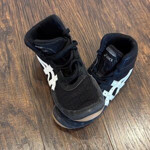 ASICS Kids Wrestling Black and White Sneakers